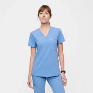 Figs Women’s Catarina One-Pocket Scrub Top in Ceil Blue